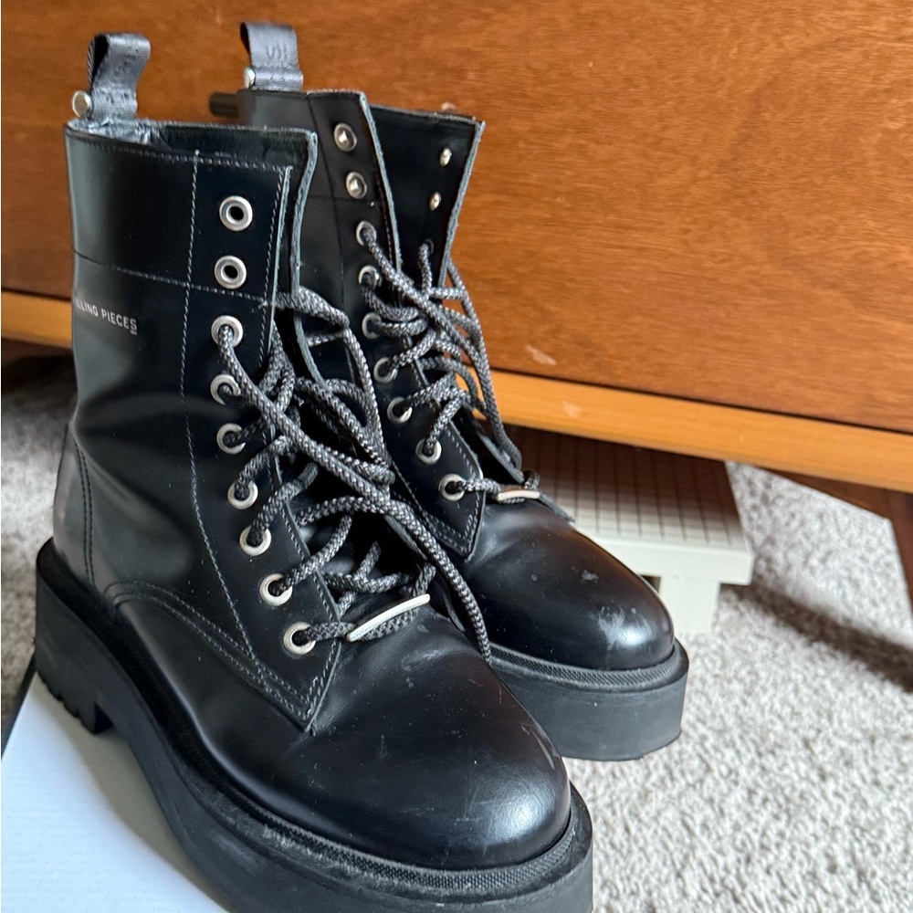 Filling Pieces Black lace platform Booties size 36 got from Kith
